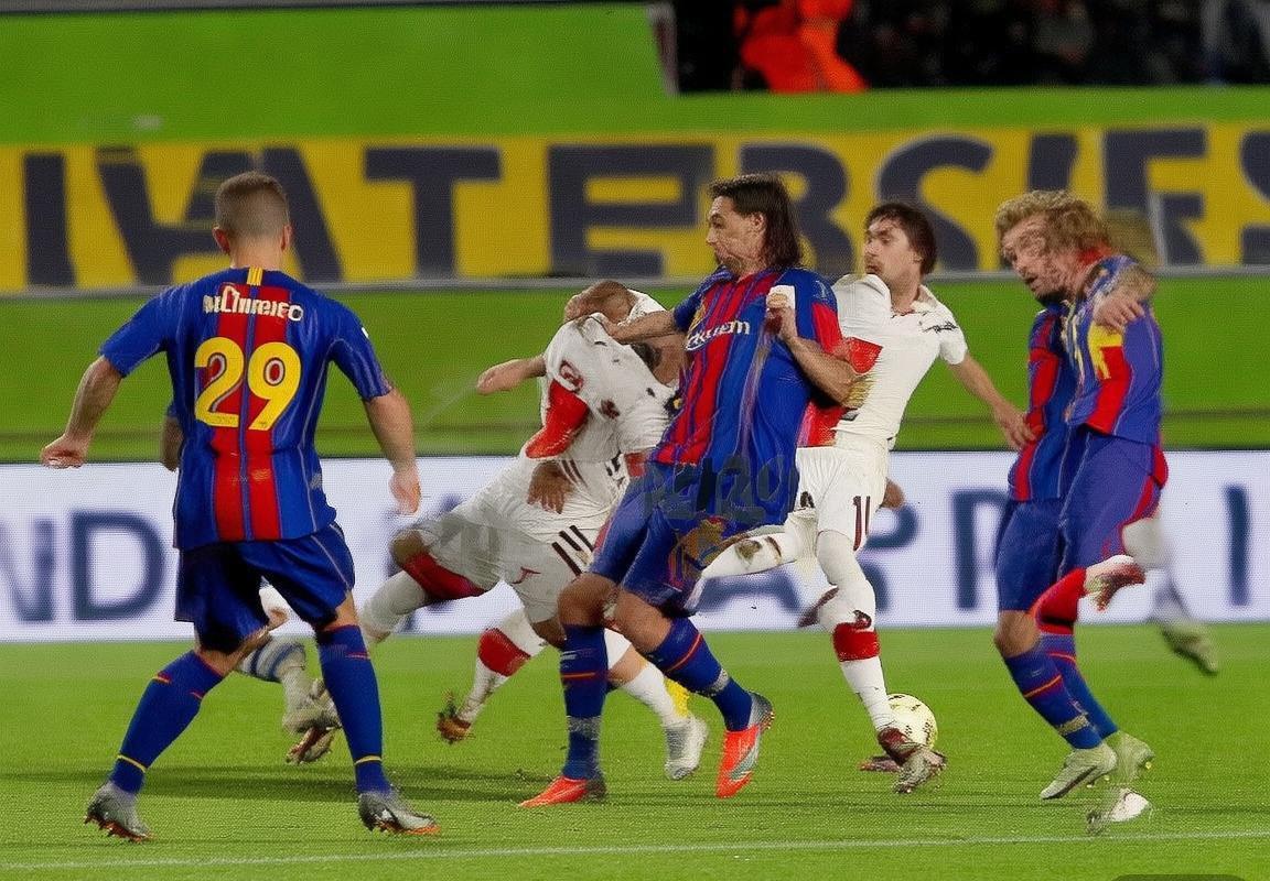 巴塞罗那VS瓦伦西亚：中场拼抢与梅西门神对决，争议判罚逆转瞬间