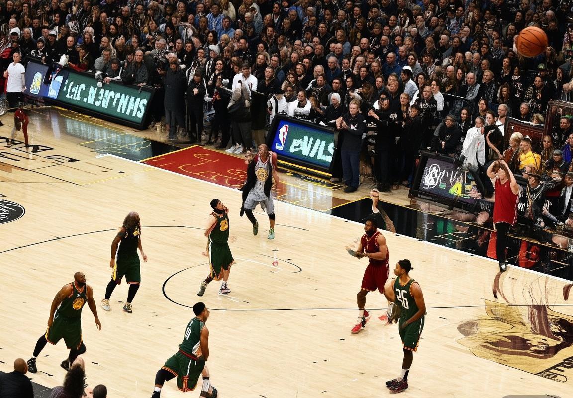 2015年NBA总决赛：勇士与骑士巅峰对决回顾